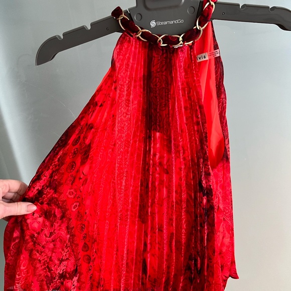 Alice + Olivia Alycia Sunburst Print Pleated Chain Neck Halter Top - XS - Picture 5 of 6